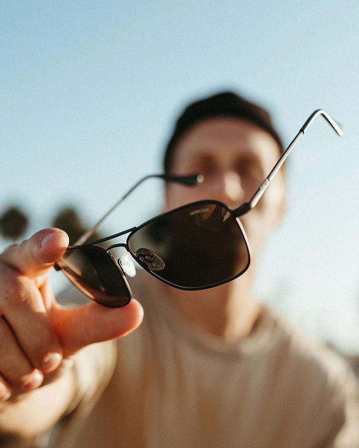 How to Choose the Right Sunglasses for Your Face Shape